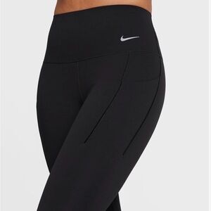 Nike Universa Black High-Waisted Leggings
